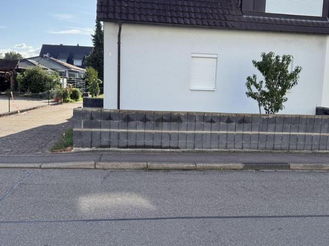 Gepflegte Doppelhaushälfte mit großem 580 m² Grundstück und Carport provisionsfrei bezugsfrei