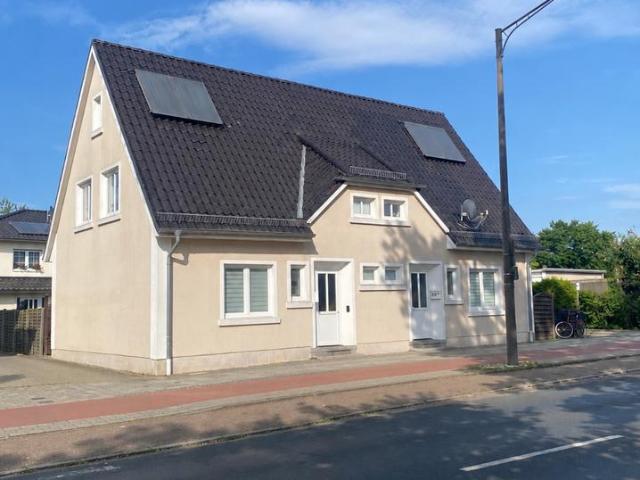 Gepflegte Doppelhaushälfte mit KfW 70 Standard zum Verkauf