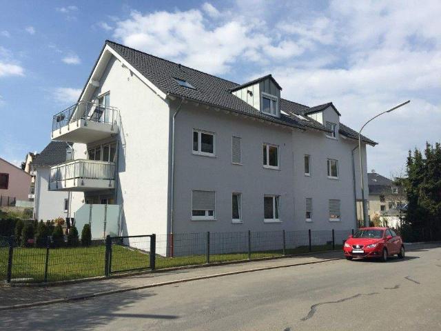 Gepflegte Dachgeschosswohnung mit BALKON und Aufzug