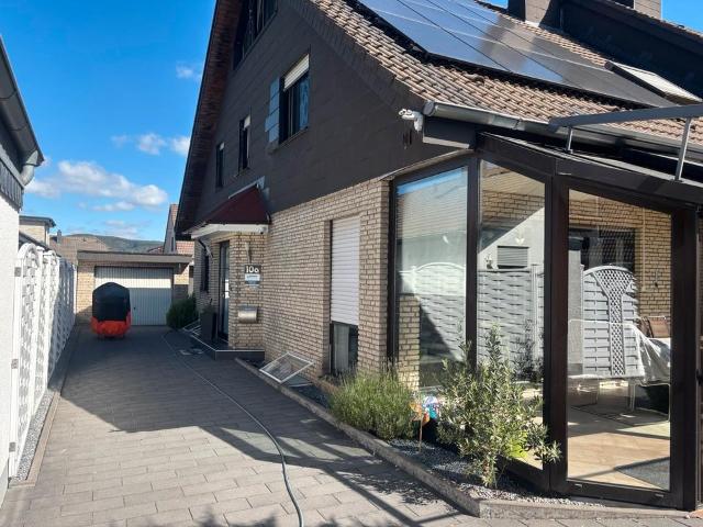 Gepflegte DHH mit Wintergarten und Pv in Augustdorf
