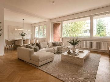 Gepflegte Drei Zimmer Wohnung mit Balkon in bester Lage