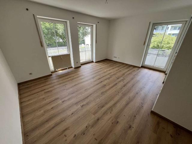 Gepflegte drei Zimmer Wohnung mit Balkon und EBK in Altötting