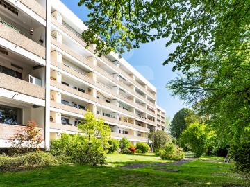 Gepflegte Eigentumswohnung mit zwei Balkonen und Tiefgaragenstellplatz in 50354 Hürth Hermülheim!