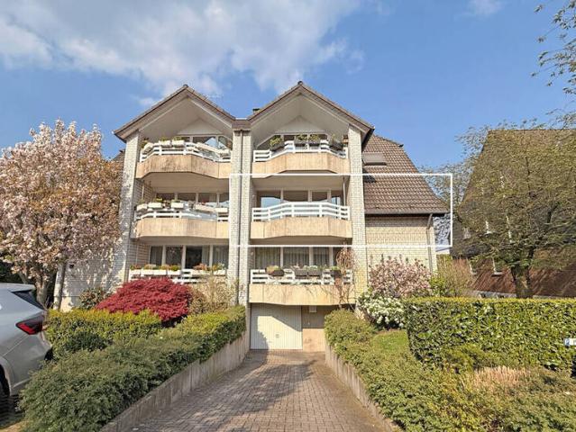 Gepflegte Etagenwohnung mit Balkon und Tiefgaragenstellplatz in begehrter Lage von Dinslaken Eppinghoven!