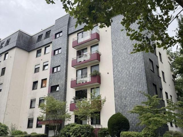 Gepflegte Etagenwohnung mit Balkon und Aufzug in Hilden zur Miete
