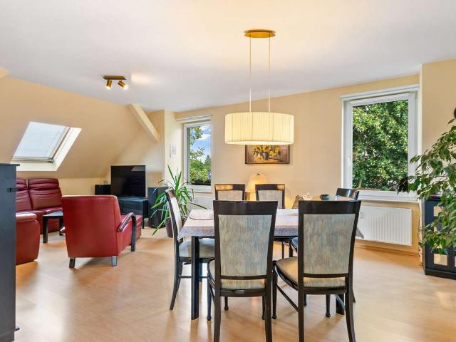 Gepflegte, frei werdende 3 Zimmer Dachgeschosswohnung mit Privatgarten & Carport in Berlin Karow
