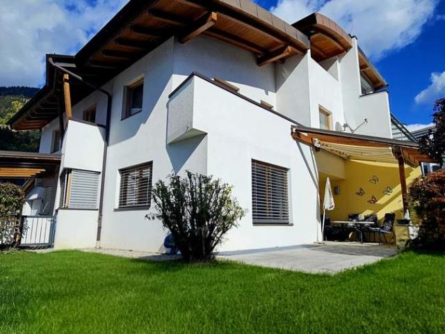 Haus kaufen Gepflegtes Eck Reihen Haus mit 2 Wohnungen Garten, Garage, Carport sofort beziehbar