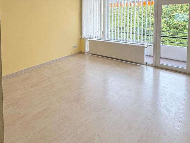 Gepflegte helle 3 Zimmer Wohnung |Südbalkon |Stellplatz | Aufzug