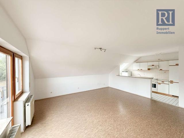 Gepflegte Wohnung mit Balkon und Stellplatz