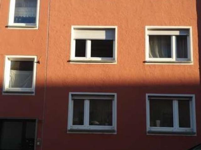 Gepflegte Wohnung mit Garten, Carport und ausgebautem Dachzimmer
