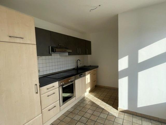 gepflegte Wohnung mit großem Balkon im Landgebiet zu vermieten !