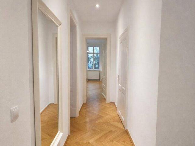 Gepflegte und ruhige Hochparterre Wohnung Nähe Alois Drasche Park