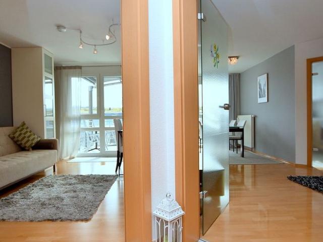 Gepflegte und schön möblierte Wohnung mit großem Balkon und TG Stellplatz in Stuttgart Hausen
