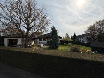 Gepflegter Bungalow mit großem Grundstück