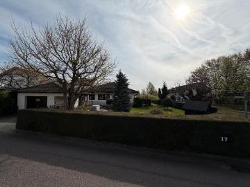 Gepflegter Bungalow mit großem Grundstück