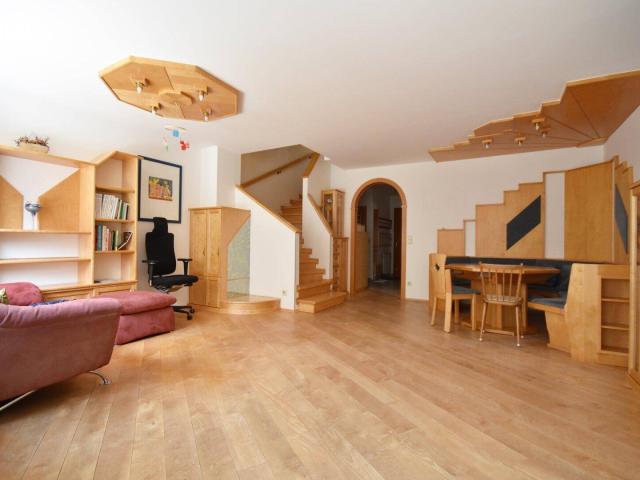 Gepflegter Familienhit mit viel Platz 5 Zimmer voll unterkellert
