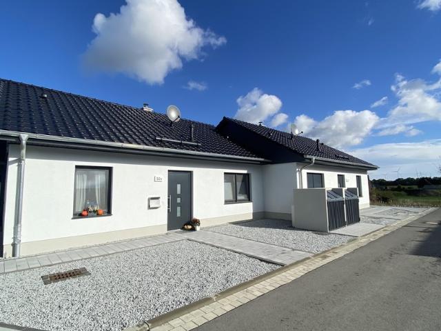 Gepflegter sowie moderner Bungalow mit Terrasse und Garage in Luckau