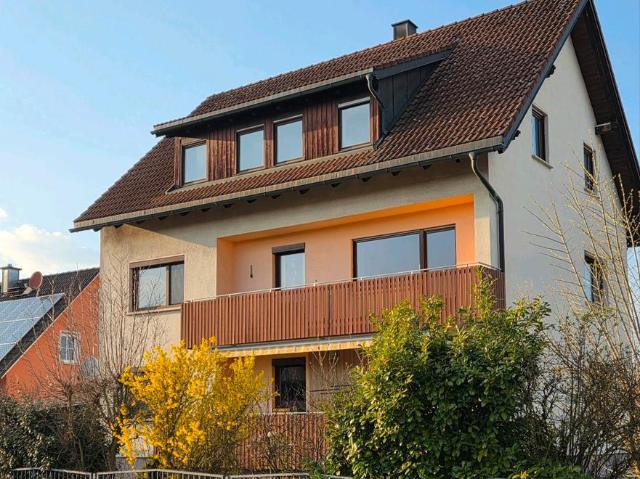 Gepflegtes Mehrfamilienhaus im Ortsteil Elsendorf zu verkaufen
