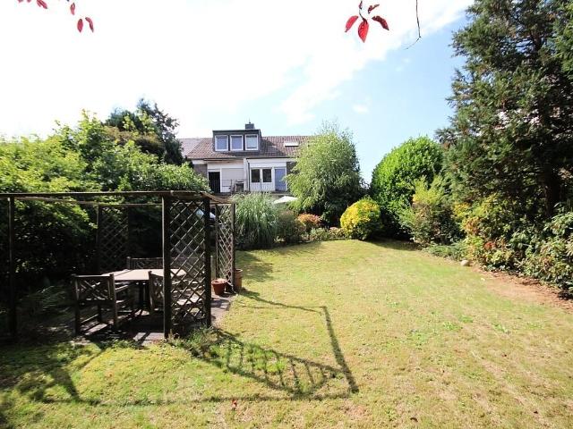 Gepflegtes Mehrfamilienhaus mit attraktivem Entwicklungspotenzial!