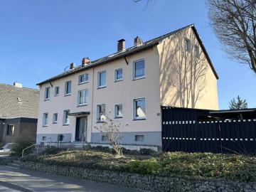 GEPFLEGTES MEHRFAMILIENHAUS MIT SCHÖNEM GARTEN IN DER MENGEDER HEIDE