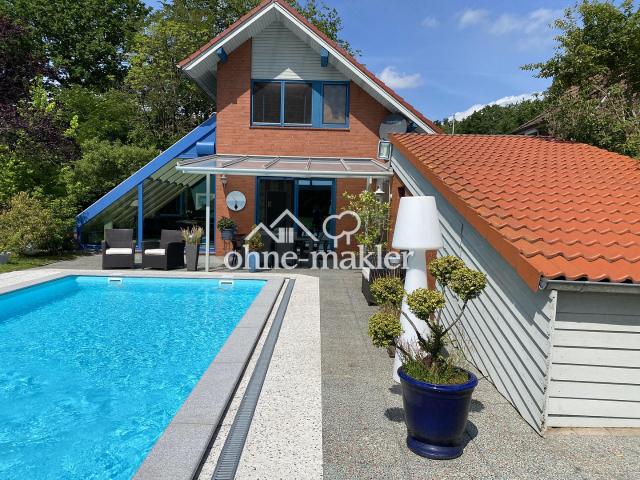 Gepflegtes Architektenhaus mit Swimmingpool, Gästehaus und freiem Naturblick