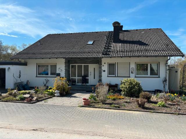 Gepflegtes Drei Familien Haus