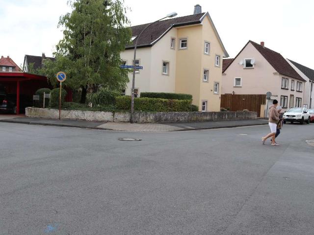Gepflegtes Dreifamilienhaus in Lage mit Carport