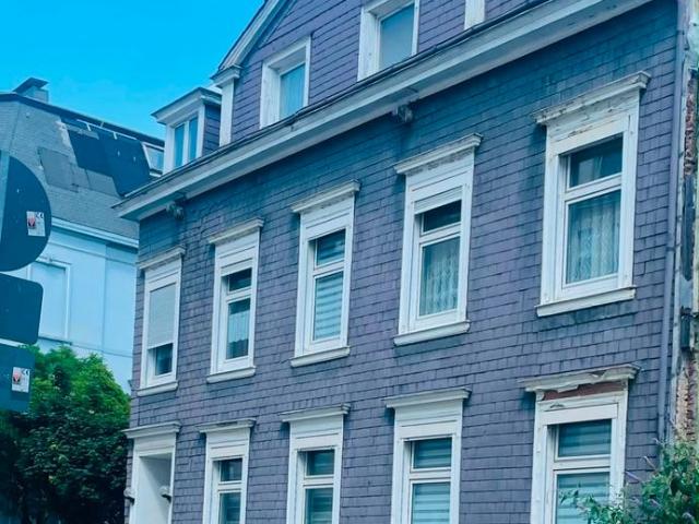 Gepflegtes Dreifamilienhaus mit ca. 300 m² Wohnfläche