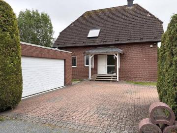 Gepflegtes EFH im Grünen in Feldrandlage mit großem Grundstück, Wohnkeller und Doppelgarage