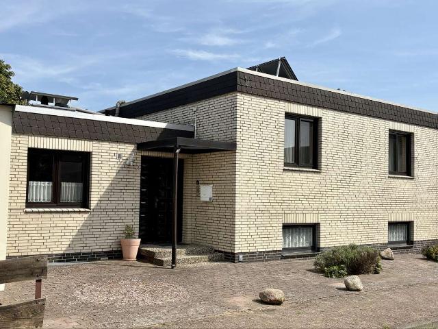 Gepflegtes EFH mit Pool, Kamin und Solaranlage in Garbsen Horst