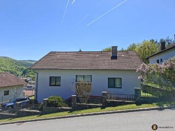 NEUER PREIS! Gepflegtes Ein Zweifamilienhaus mit traumhaften Ausblick