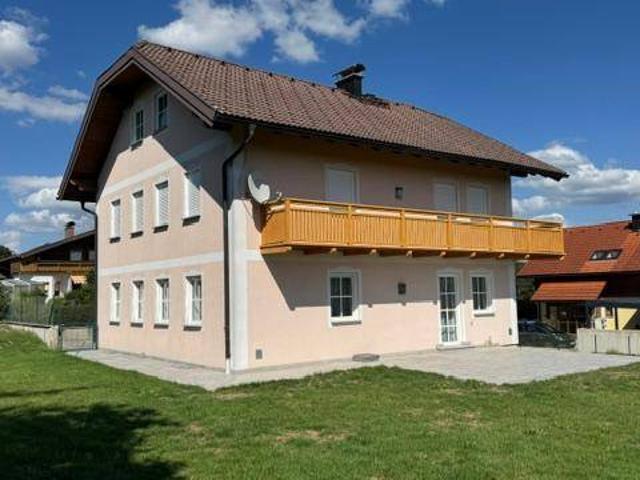 Gepflegtes Ein /Zweifamilienhaus mit gr. Garten in Palting bei Mattsee!