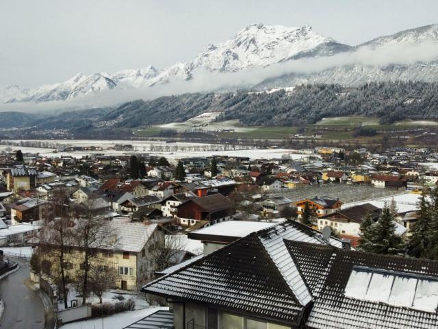 Gepflegtes Ein bis Zweifamilienhaus auf 1.900 m² Grundstück
