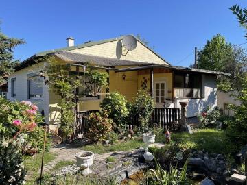 RESERVIERT! GEPFLEGTES EINFAMILIEN HAUS MIT BEZAUBERDEM GARTEN 2 GARAGEN/WERKSTATT EIGENGRUND!