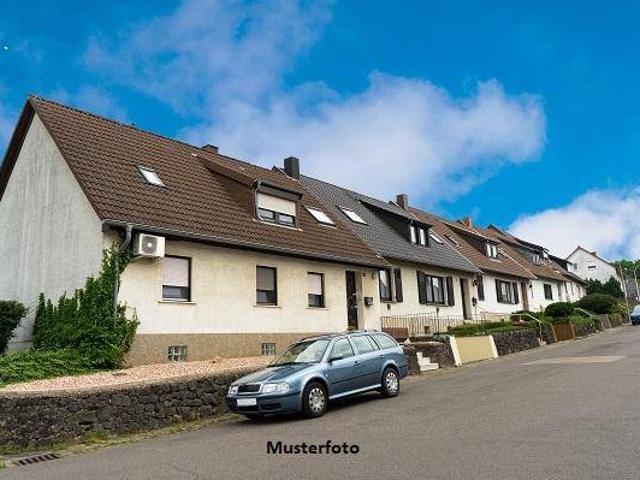 Gepflegtes Einfamilien Reihenmittelhaus mit Terrasse und ausgebautem Dachgeschoss