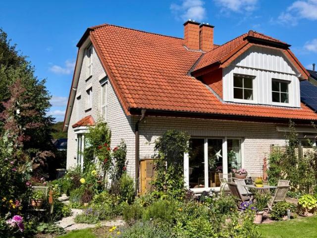 Gepflegtes Einfamilienhaus DHH in TOP Lage provisionsfrei