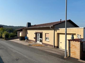Gepflegtes Einfamilienhaus in Bischoffen Oberweidbach