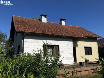 Gepflegtes Einfamilienhaus in idyllischer Stadt und Landlage