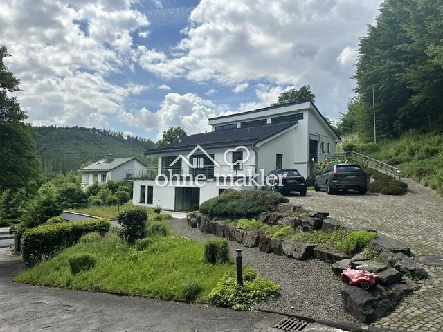 Gepflegtes Einfamilienhaus in ruhiger, naturnaher Lage!
