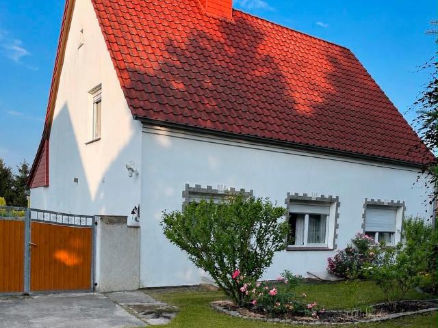 Gepflegtes Einfamilienhaus mit 1883 m² Grundstück provisionsfrei