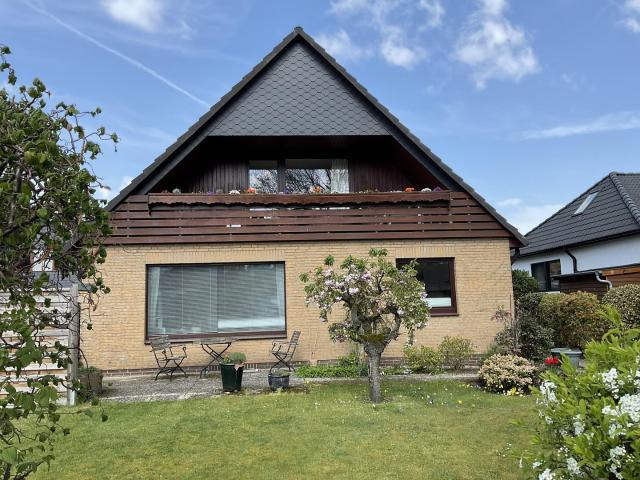 Gepflegtes Einfamilienhaus mit 2 Wohneinheiten in Hamburg Bergedorf/Alt Nettelnburg
