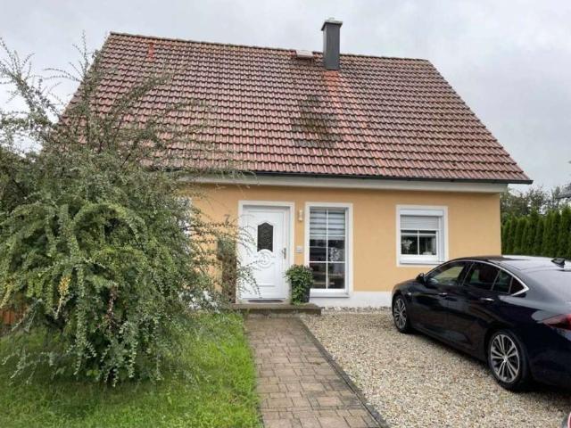 Gepflegtes Einfamilienhaus mit 5 Zimmern, großem Garten