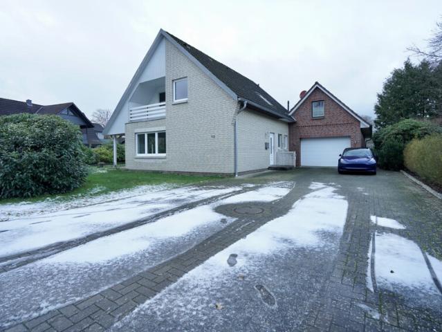 Gepflegtes Einfamilienhaus mit ca. 137 m² Wohnfläche und Garten