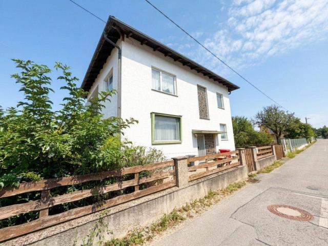 Gepflegtes Einfamilienhaus mit Garten an der Wiener Stadtgrenze!
