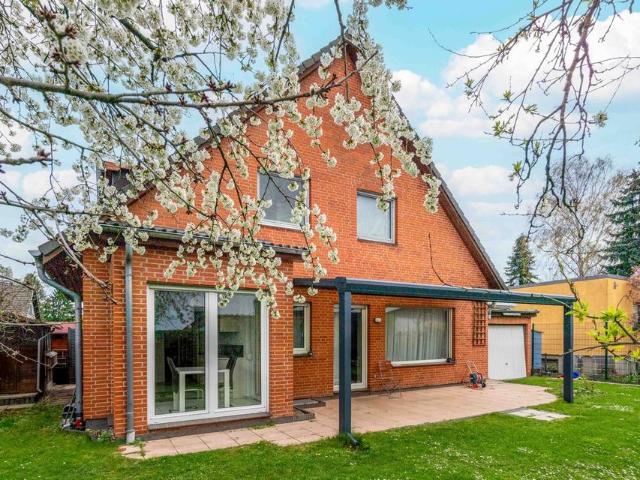Gepflegtes Einfamilienhaus mit Garten, Garage & beheiztem Keller