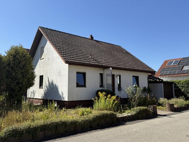 Gepflegtes Einfamilienhaus mit großem Garten & Ausbaupotenzial in Landau Mörlheim