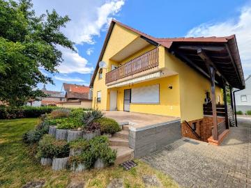 Gepflegtes Einfamilienhaus mit großem Garten & Ausbaupotenzial
