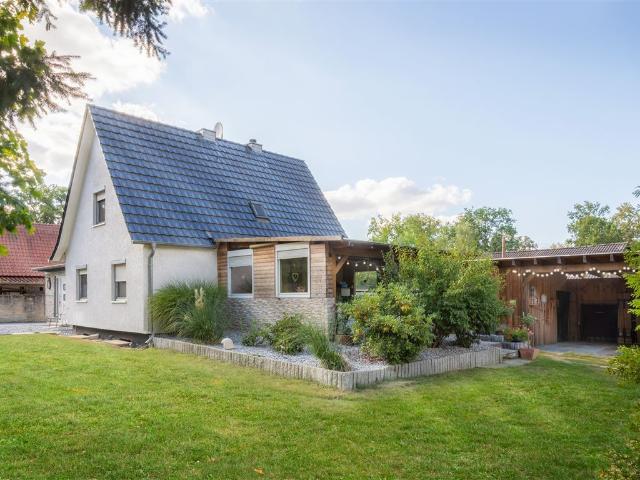 Gepflegtes Einfamilienhaus mit großem Garten und Nebengebäuden in Bahrdorf Blanken