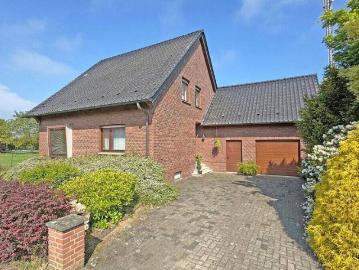 Gepflegtes Einfamilienhaus mit großem Grundstück und möglicher Neubauperspektive in Voerde Stockum!