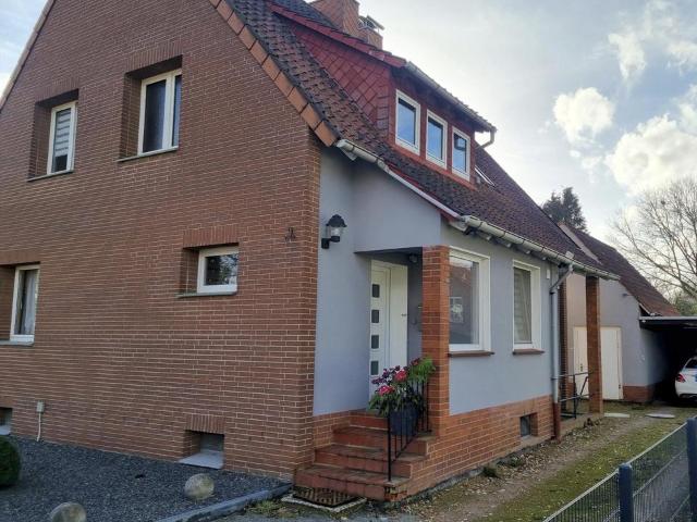 Gepflegtes Einfamilienhaus mit Nebengebäude in Nbg. Erichshagen